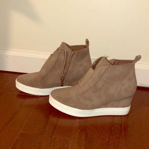 vici wedge sneaker